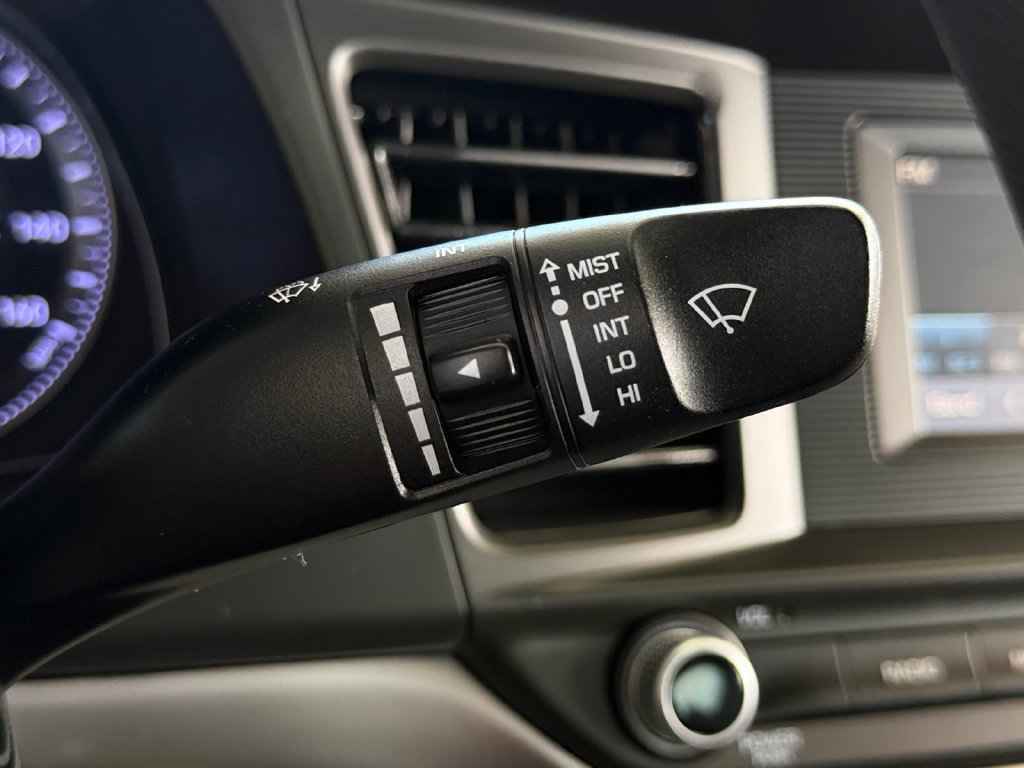Used 2020 Hyundai Elantra SE FWD image 26