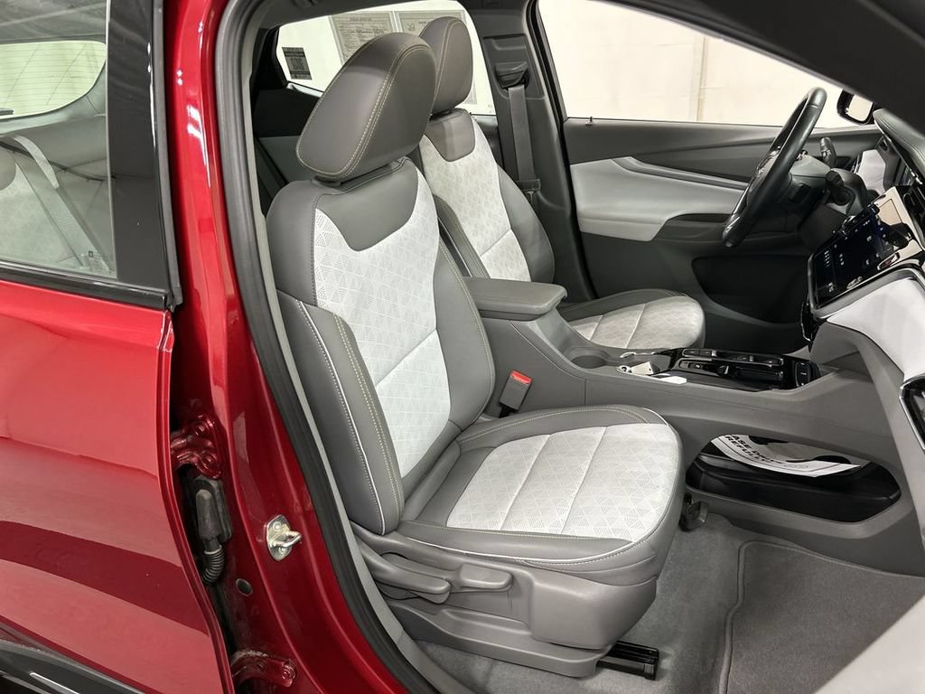 Certified 2023 Chevrolet Bolt EUV Premier w/ Sun & Sound Package FWD image 23