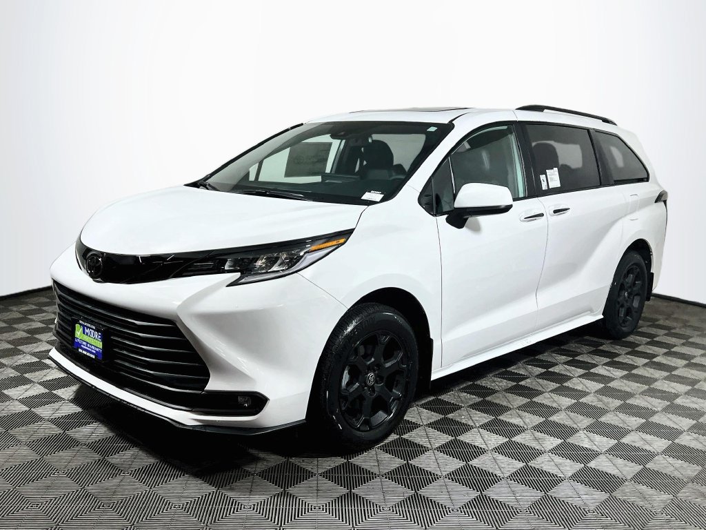 New 2026 Toyota Sienna XLE Woodland Edition AWD/4WD image 3