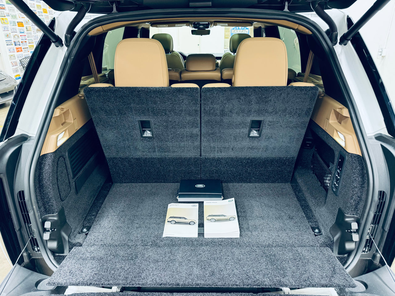 Used 2025 Land Rover Range Rover Long Wheelbase SE image 26