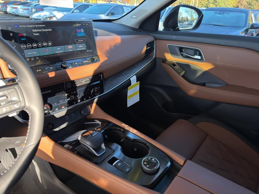 New 2026 Nissan Rogue Platinum image 24