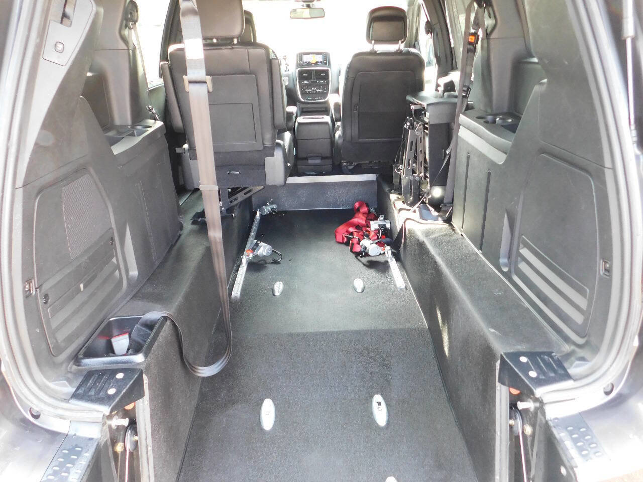 Used 2019 Dodge Grand Caravan GT image 4