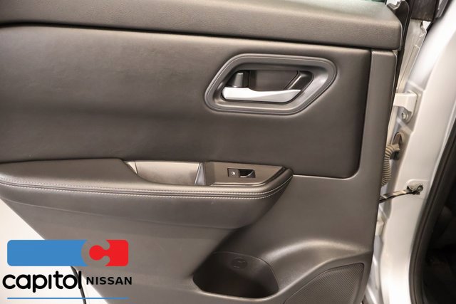 Certified 2024 Nissan Rogue SV FWD image 29