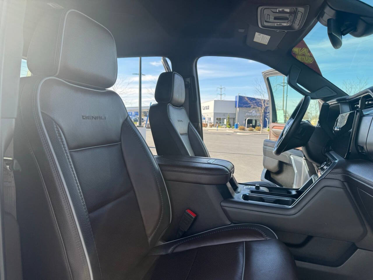 Used 2025 GMC Sierra 3500 Denali AWD/4WD image 37
