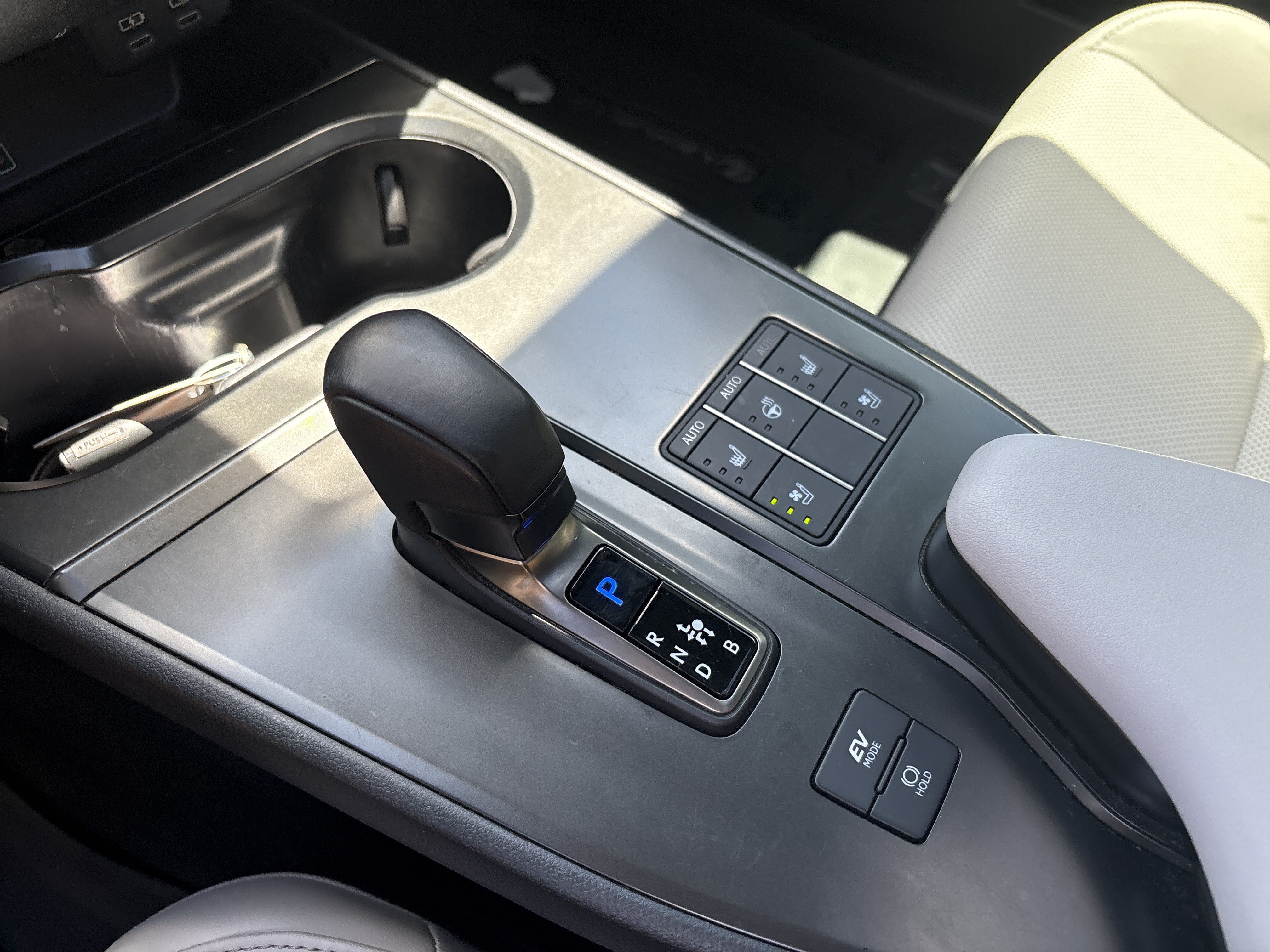 Used 2025 Lexus UX 300h AWD w/ Accessory Package (Z1) image 26