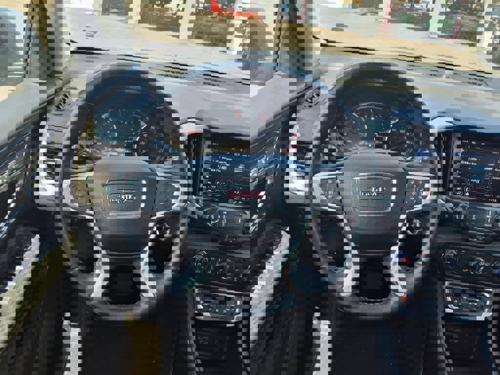 Used 2024 GMC Terrain SLT image 17