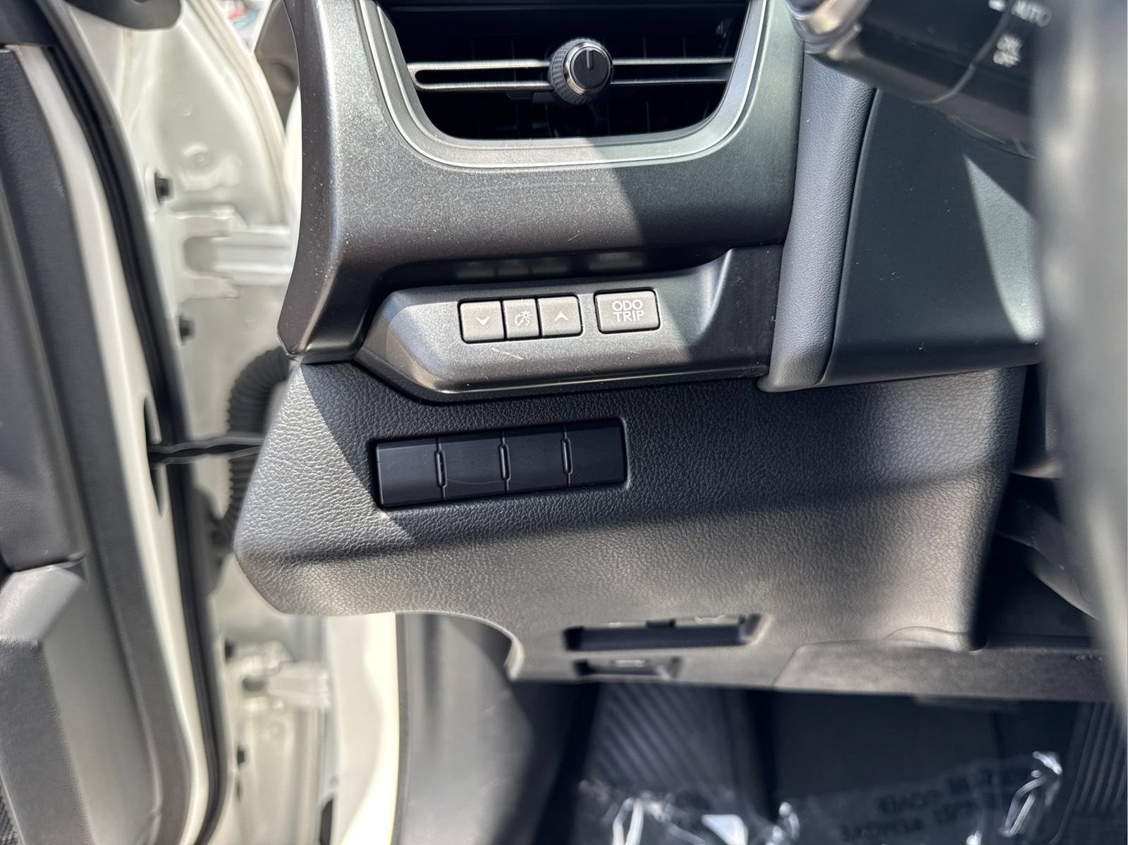 Used 2020 Lexus UX 250h w/ Premium Package AWD/4WD image 17