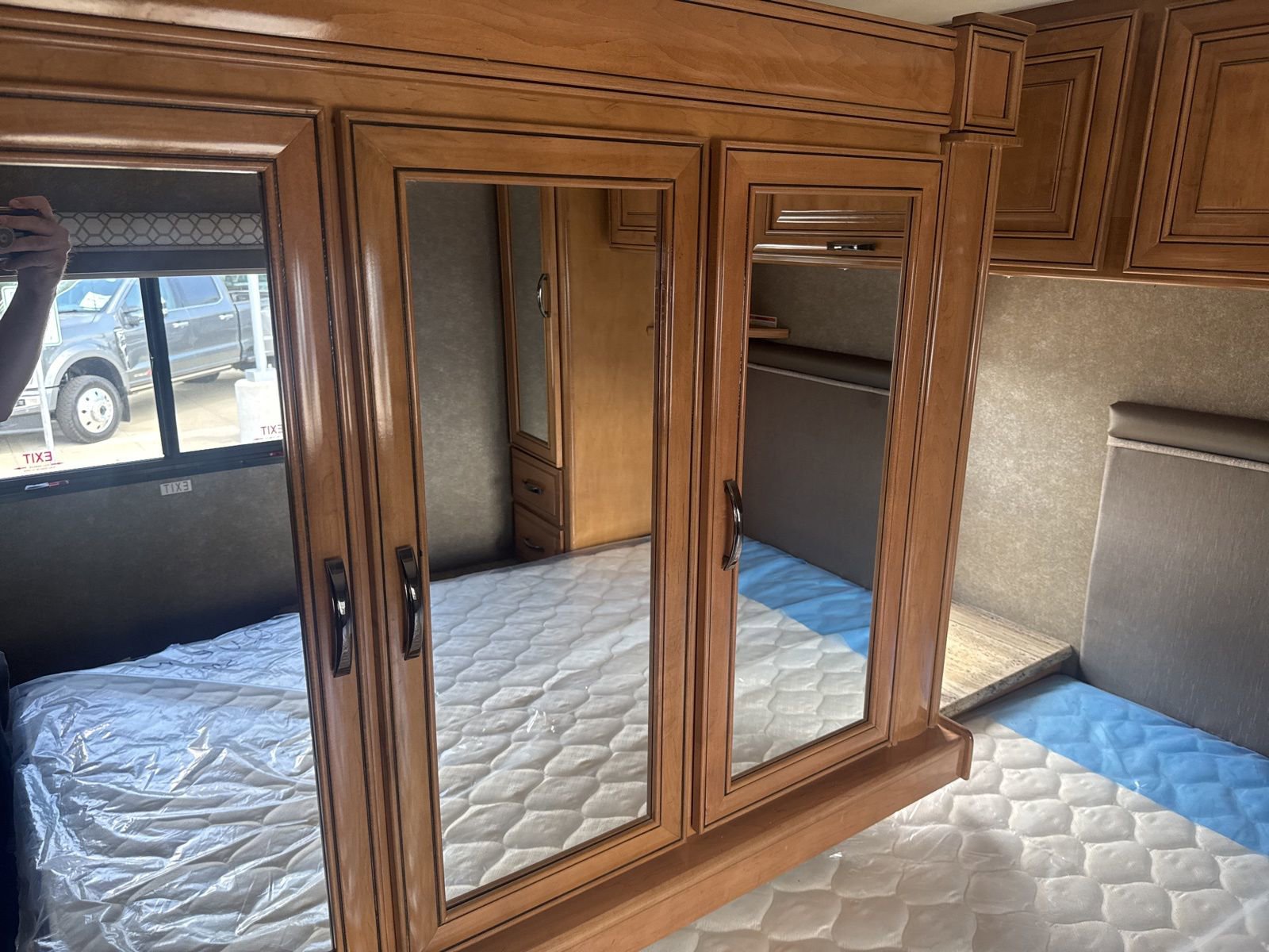 Used 2018 Ford E-450 and Econoline 450 Super Duty w/ Motorhome Prep Package RWD image 32