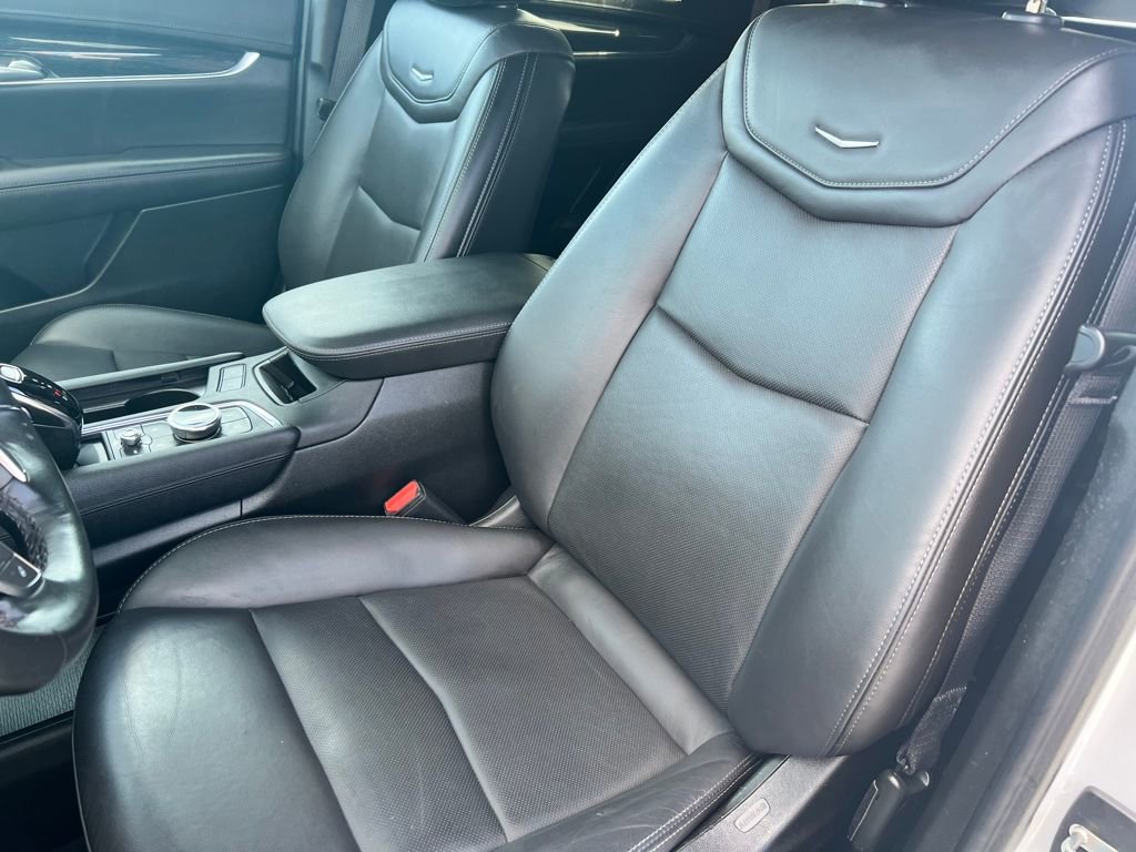 Used 2023 Cadillac XT5 Premium Luxury image 11