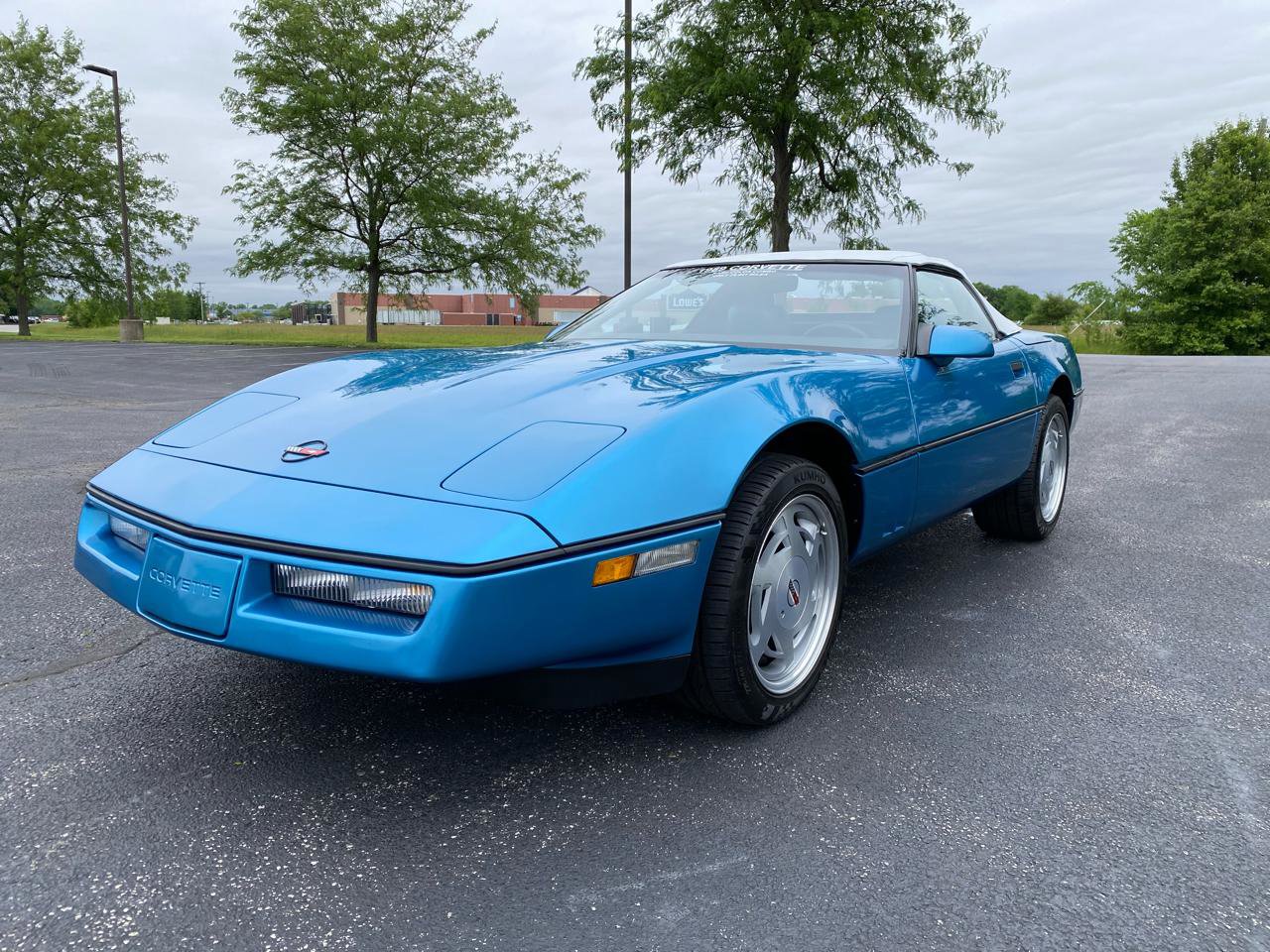 Used 1989 Chevrolet Corvette Convertible RWD image 2