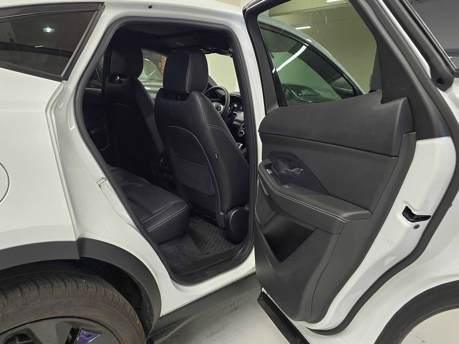 Used 2024 Jaguar E-PACE R-Dynamic SE image 14