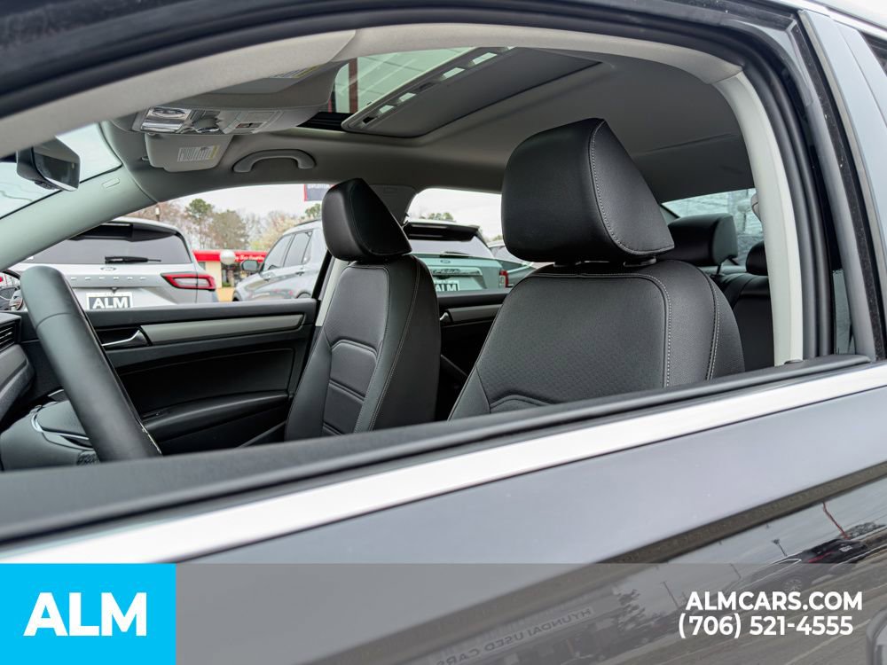 Used 2021 Volkswagen Passat 2.0T SE image 9