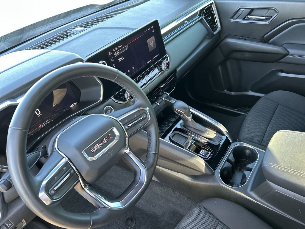 Used 2025 GMC Canyon Elevation image 10