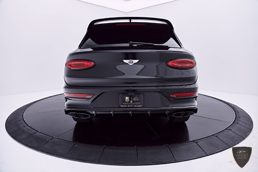 Used 2024 Bentley Bentayga AWD/4WD image 11