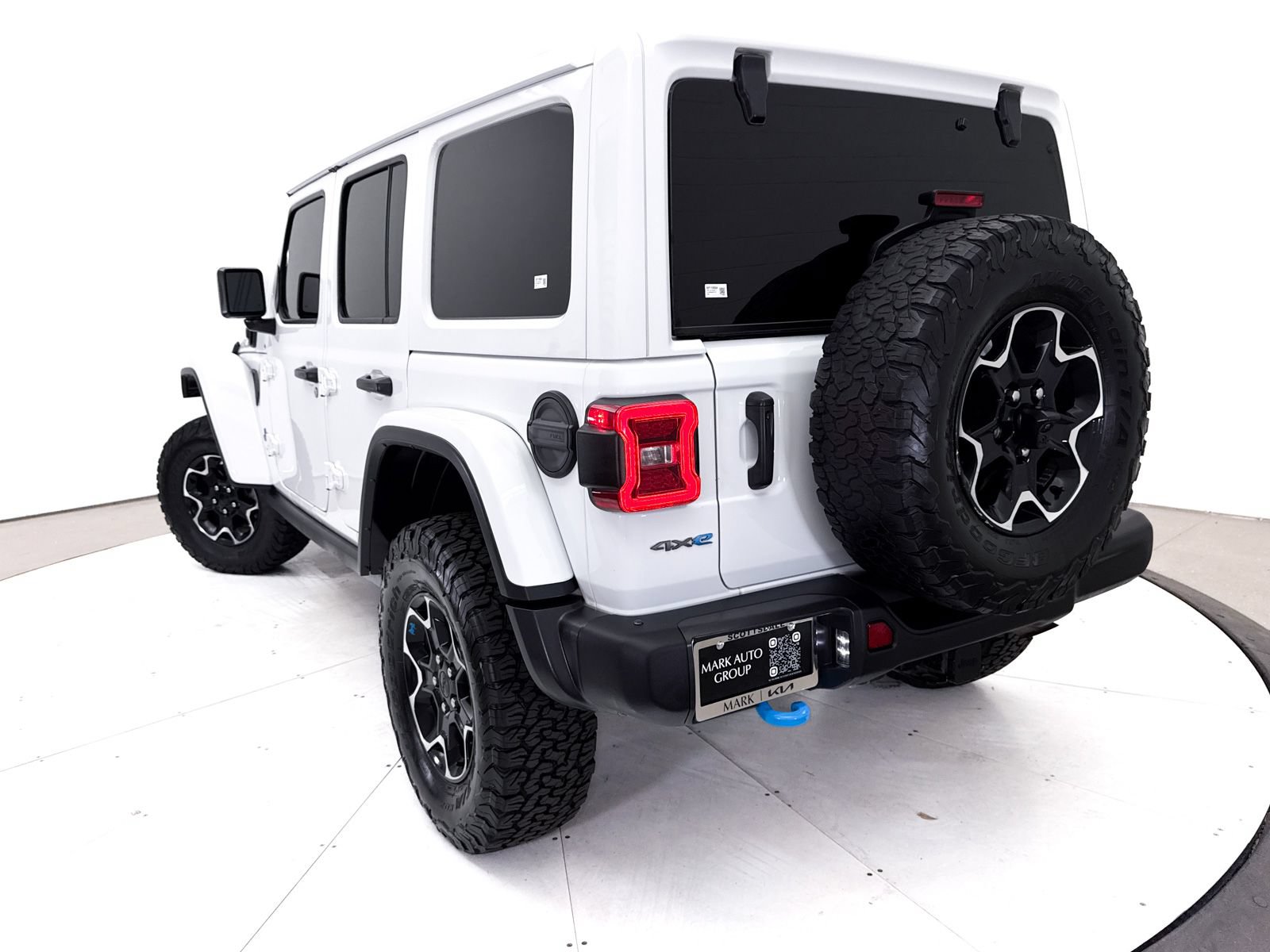 Used 2022 Jeep Wrangler Unlimited Rubicon 4xe w/ Steel Bumper Group AWD/4WD image 9