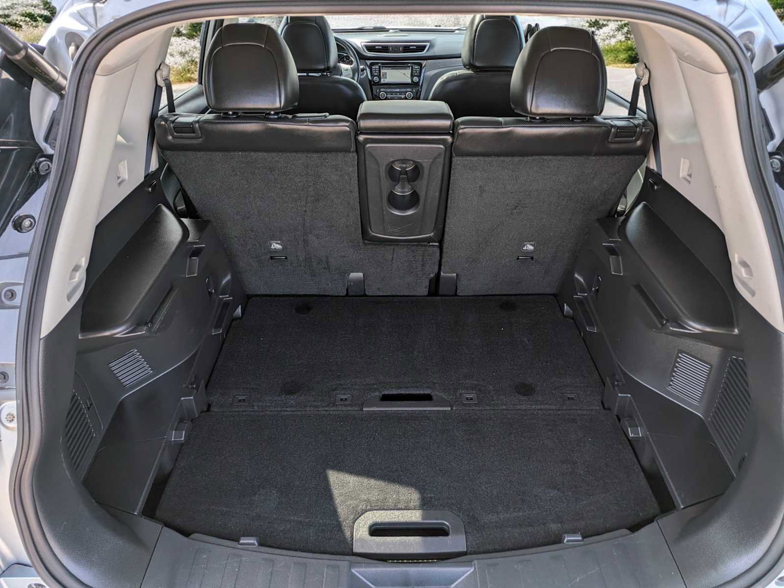 Used 2015 Nissan Rogue SL w/ SL Premium Package image 34