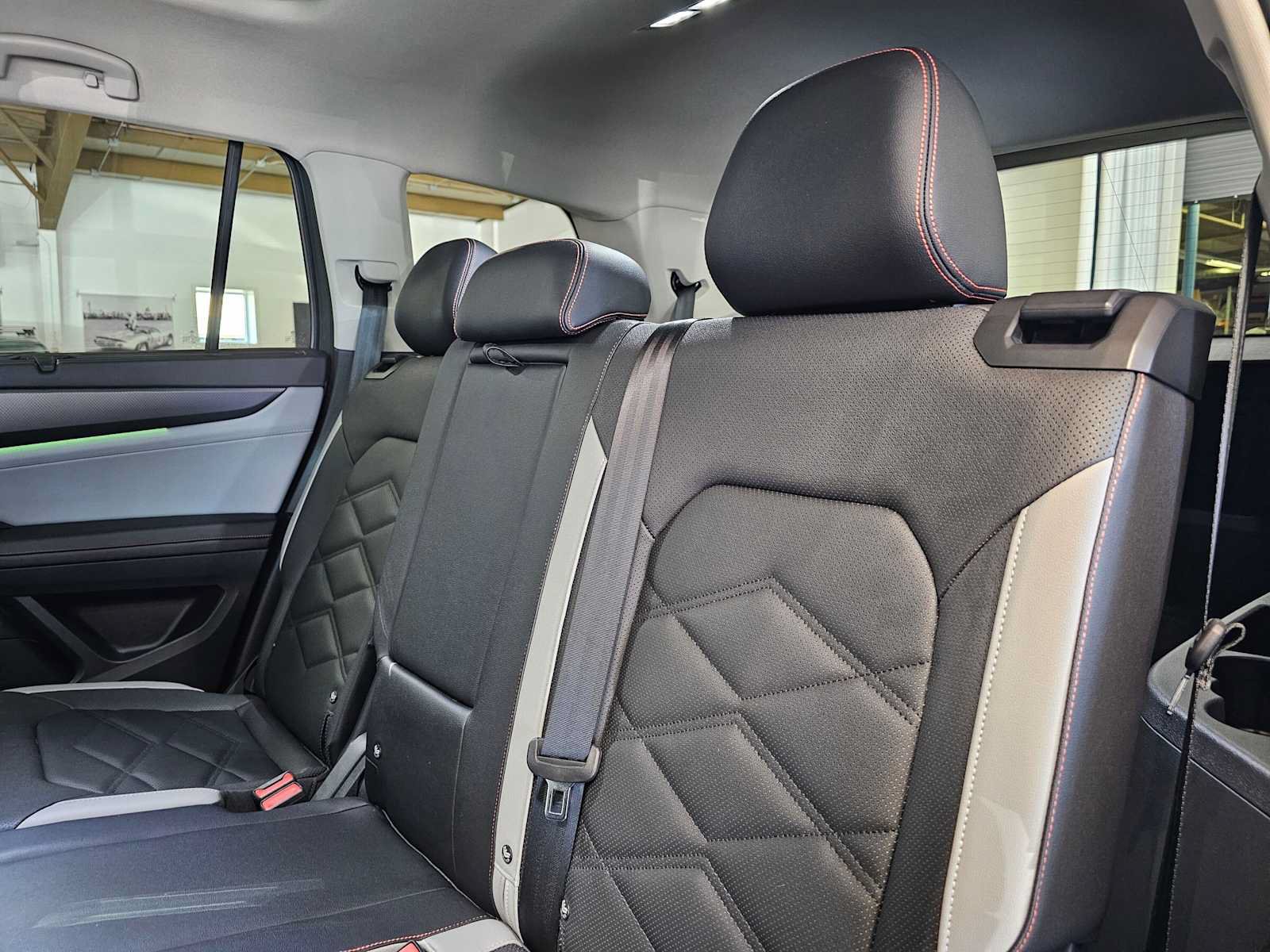 Used 2026 Volkswagen Atlas Peak Edition AWD/4WD image 19