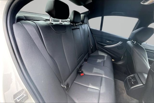 Used 2015 BMW 320i Sedan RWD image 29