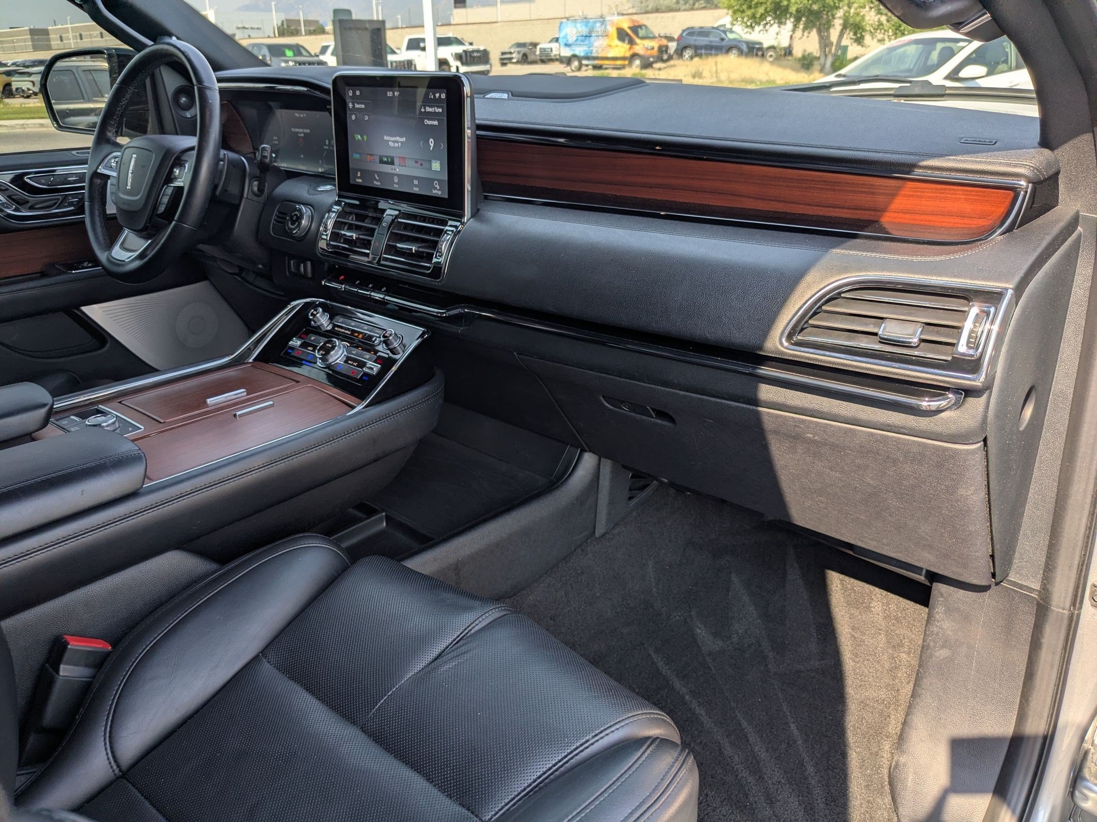 Used 2021 Lincoln Navigator Reserve AWD/4WD image 32