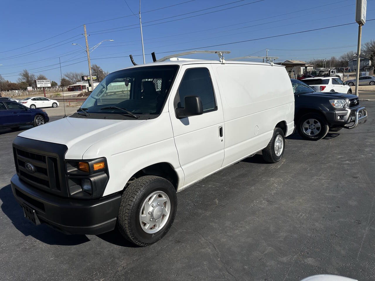 Used 2010 Ford E-150 and Econoline 150 image 2