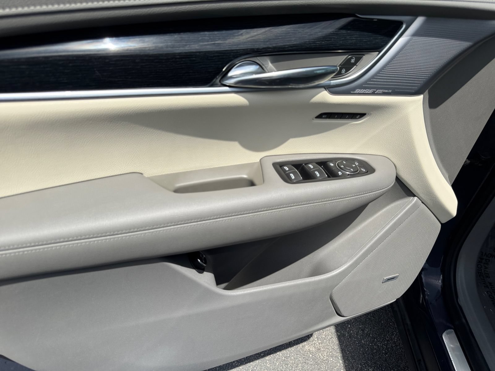 Used 2024 Cadillac XT6 Premium Luxury AWD/4WD image 17