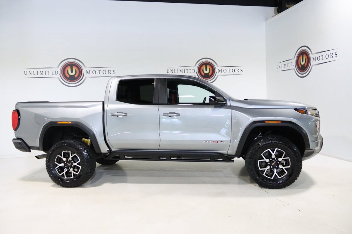 Used 2023 GMC Canyon AT4X image 42