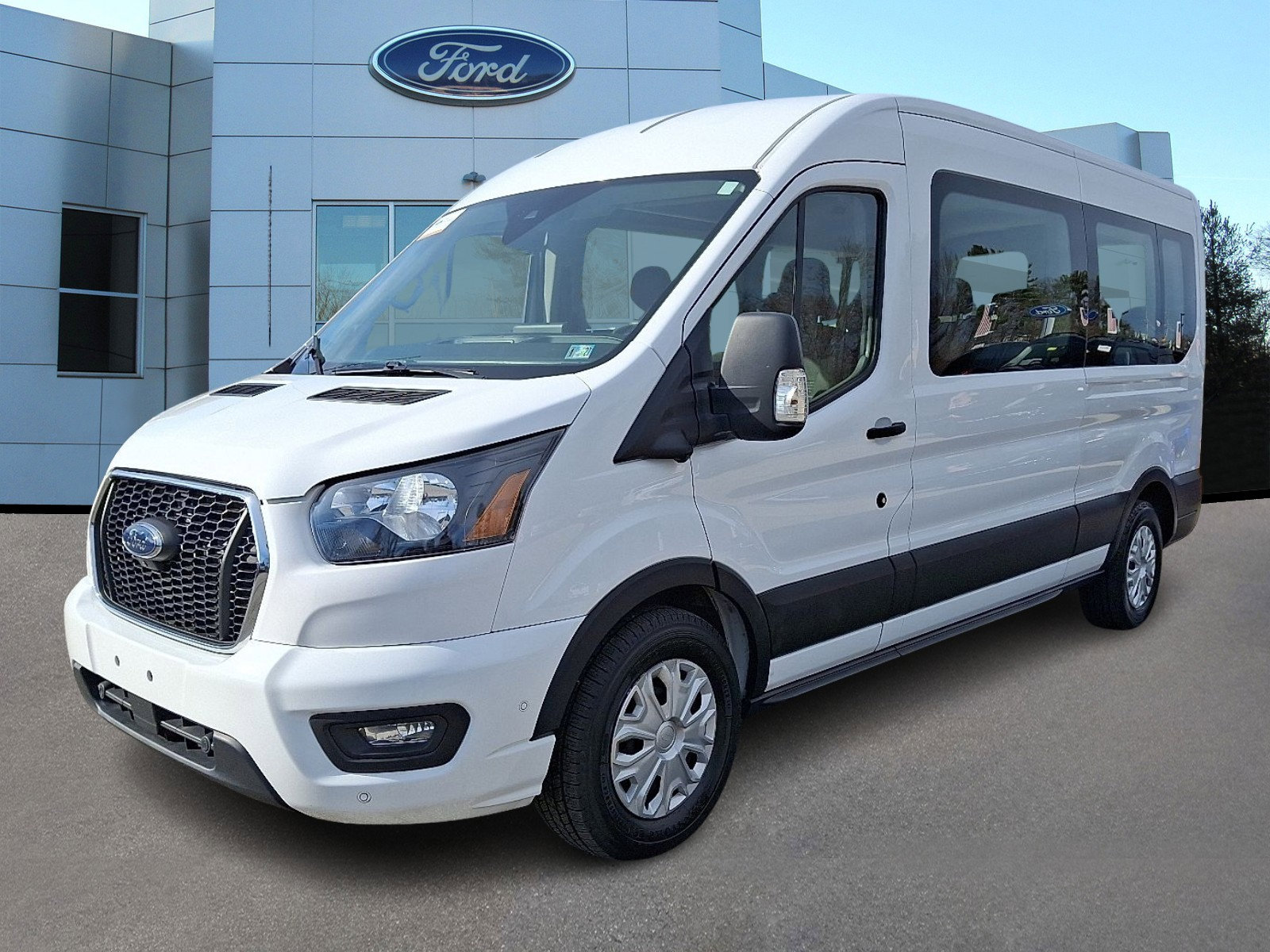 Certified 2023 Ford Transit 350 XLT image 4