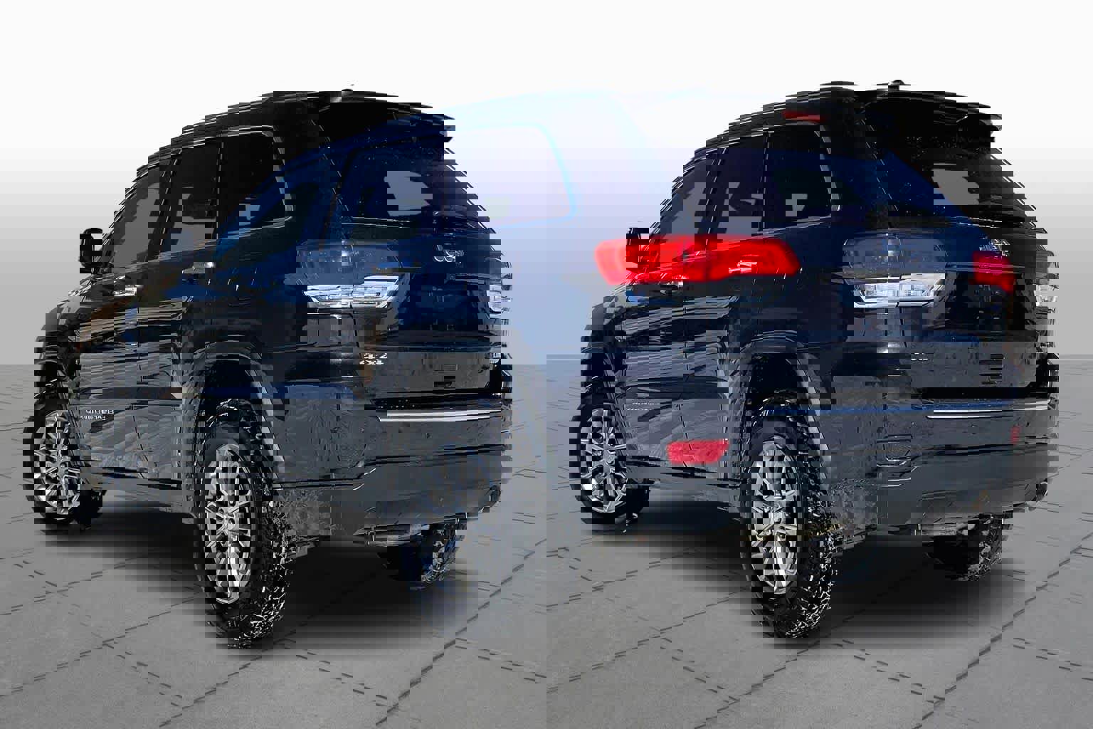 Used 2016 Jeep Grand Cherokee Limited image 12