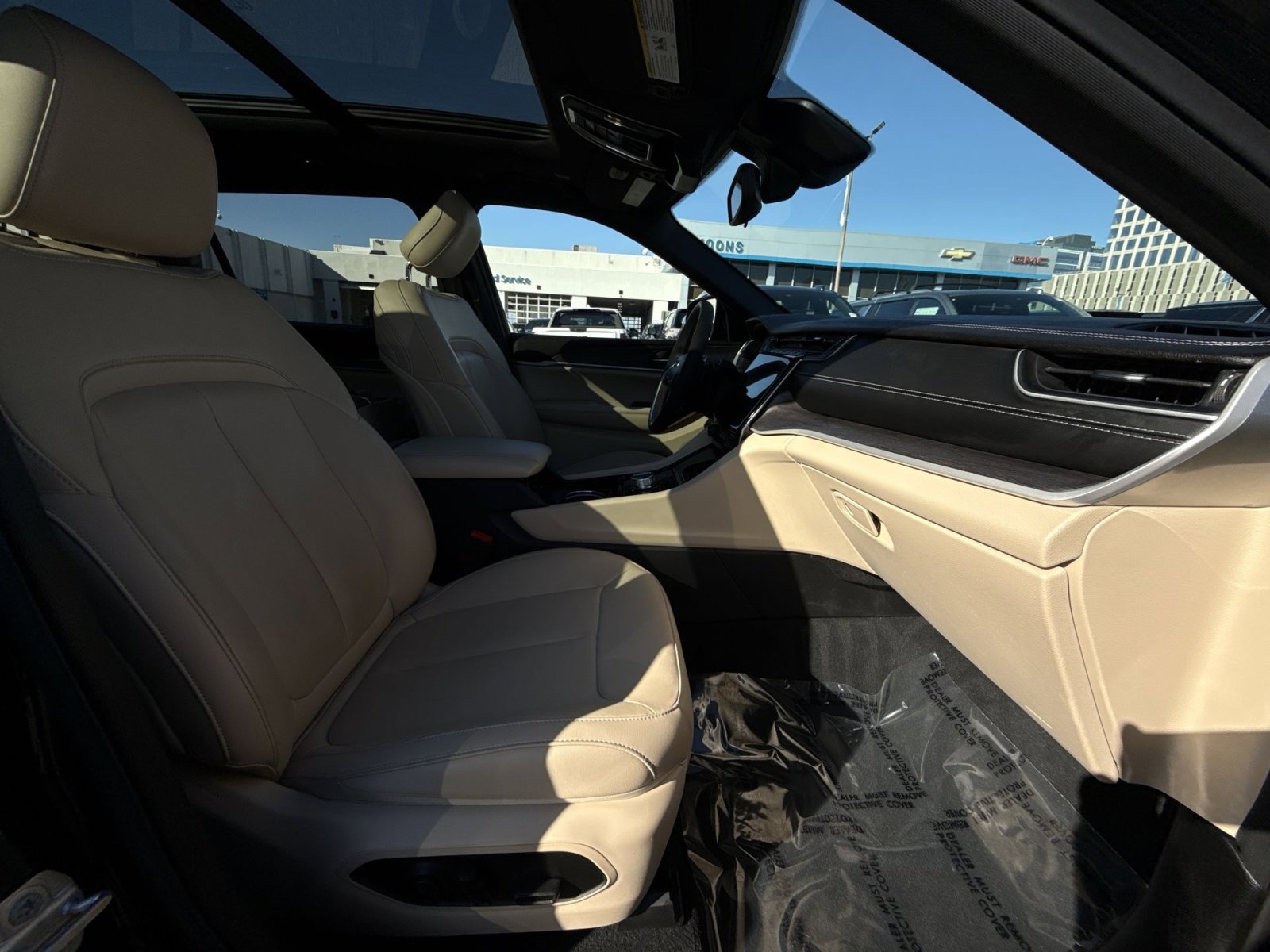 Used 2023 Jeep Grand Cherokee L Limited image 28