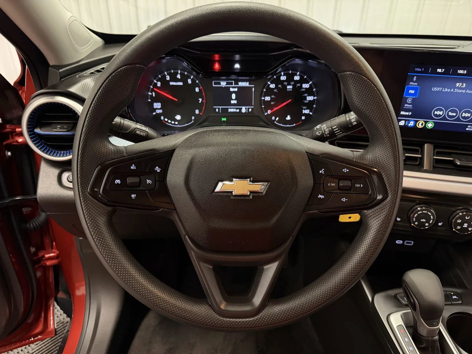 Used 2024 Chevrolet Trax LS w/ LS Convenience Package FWD image 19