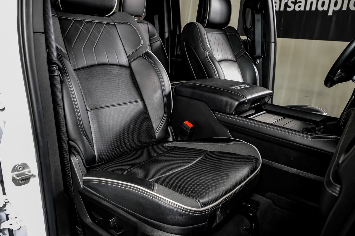 Used 2025 RAM 3500 Limited AWD/4WD image 30