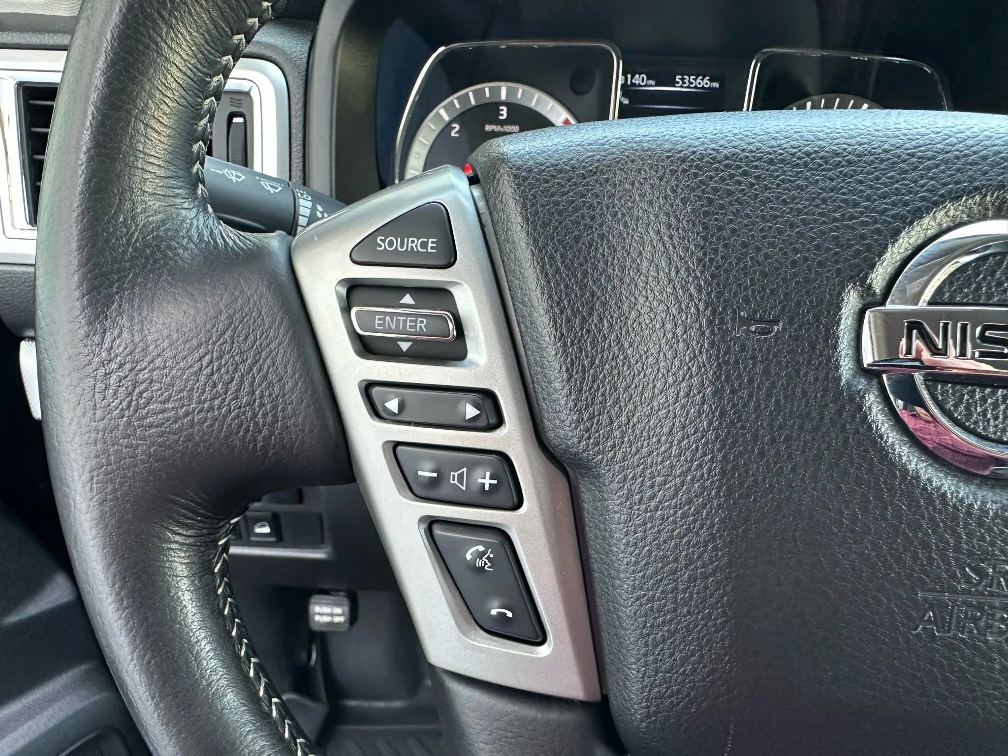 Used 2018 Nissan Titan PRO-4X image 16