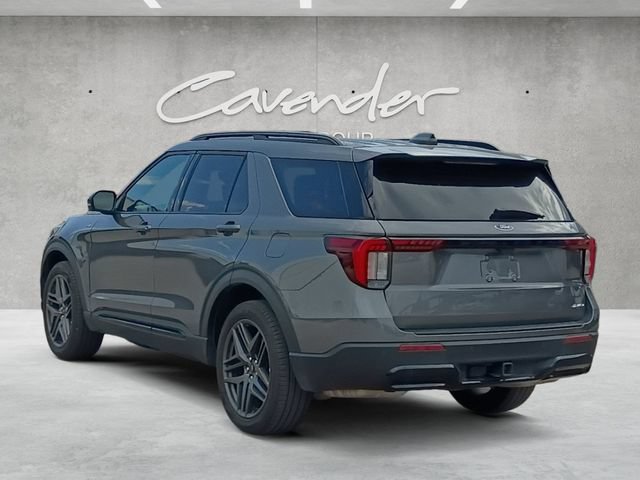 Used 2025 Ford Explorer ST-Line w/ ST-Line Street Pack AWD/4WD image 14