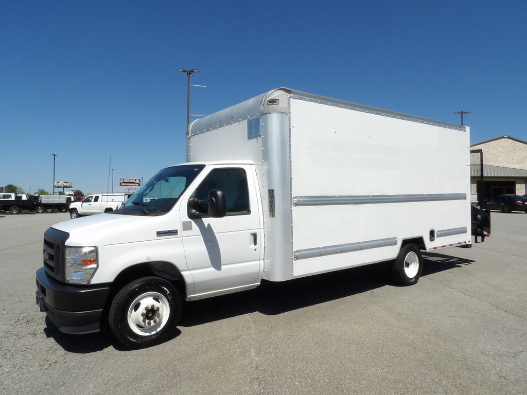 Used 2021 Ford E-350 and Econoline 350 Super Duty RWD image 3