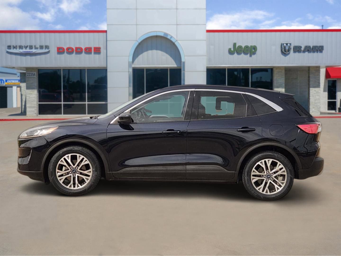 Used 2021 Ford Escape SEL w/ Technology Package FWD image 3