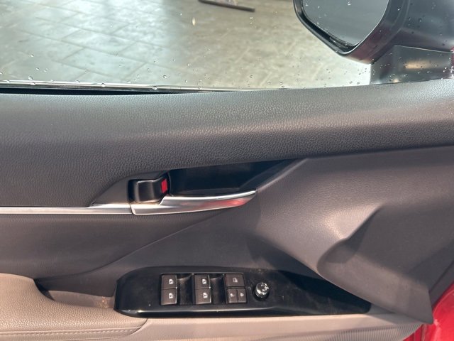 Used 2019 Toyota Camry XSE image 9