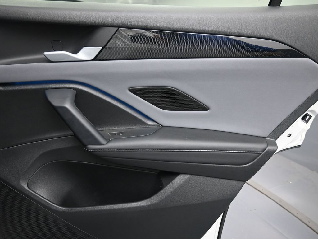 Used 2025 Volkswagen Tiguan SE image 29