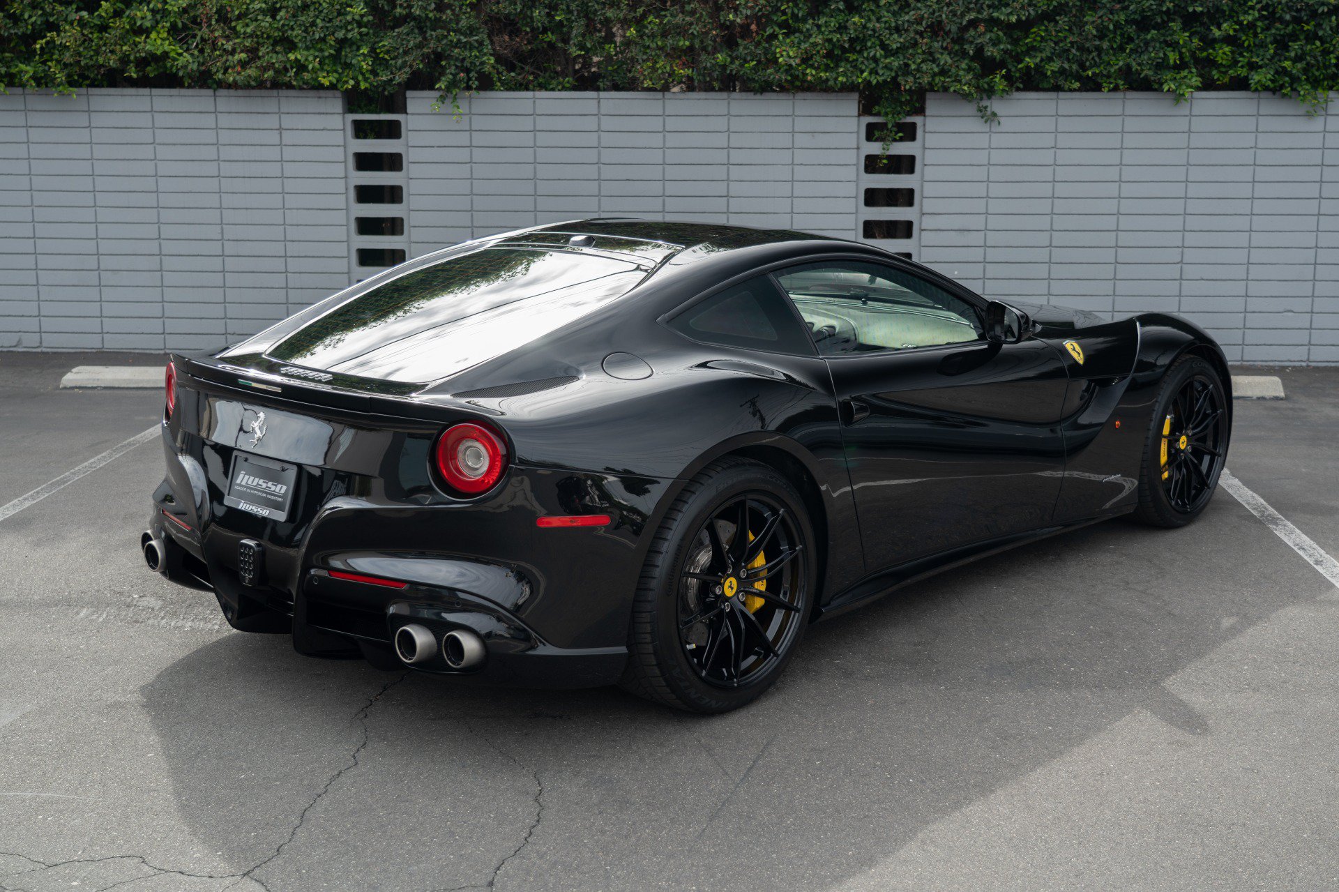 Used 2014 Ferrari F12 Berlinetta RWD image 35