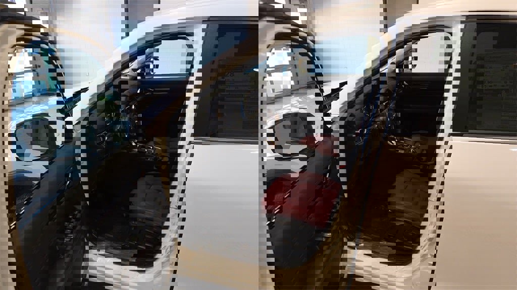 New 2025 MAZDA CX-5 Carbon Edition image 9