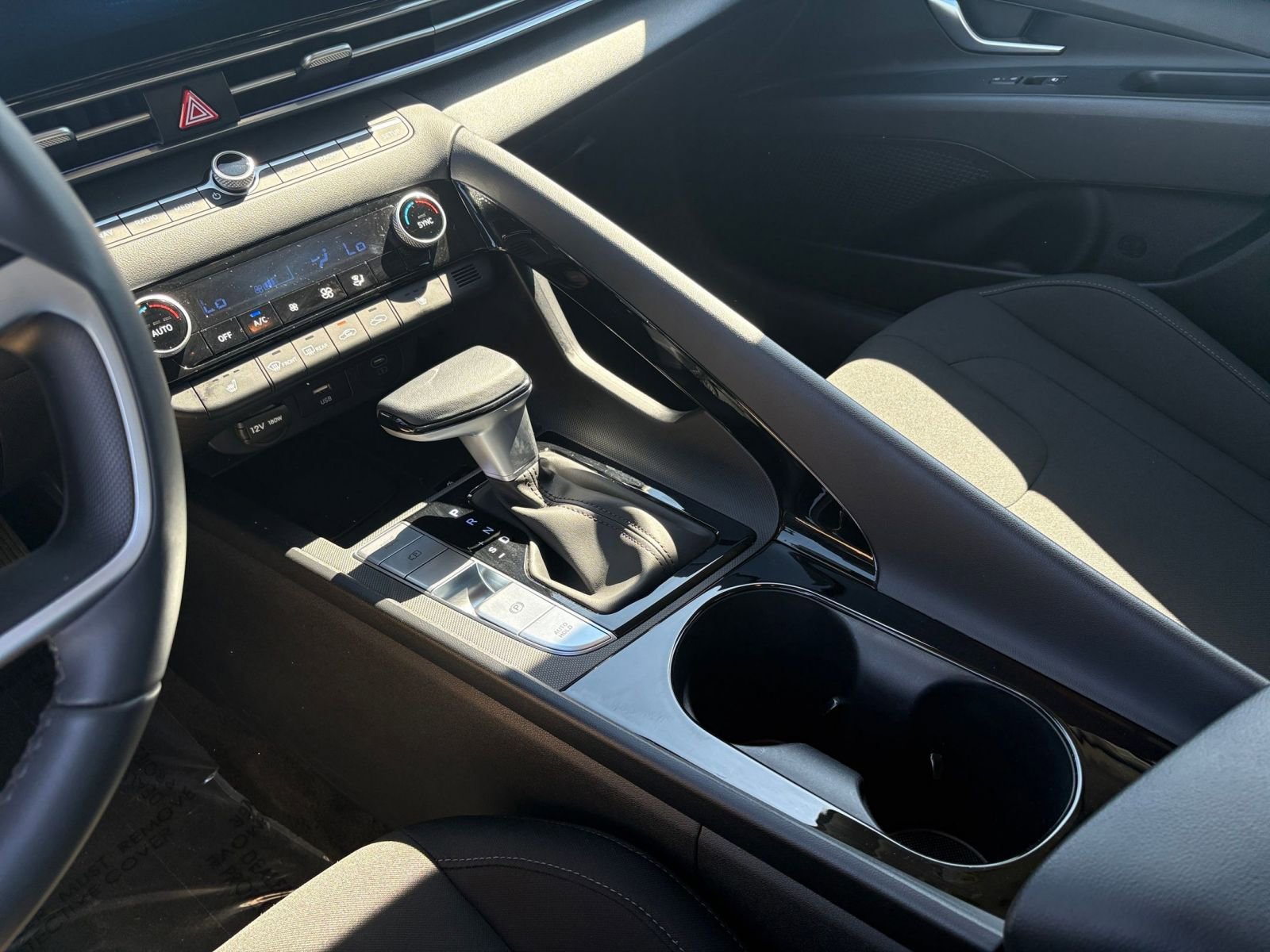 Used 2025 Hyundai Elantra SEL image 42