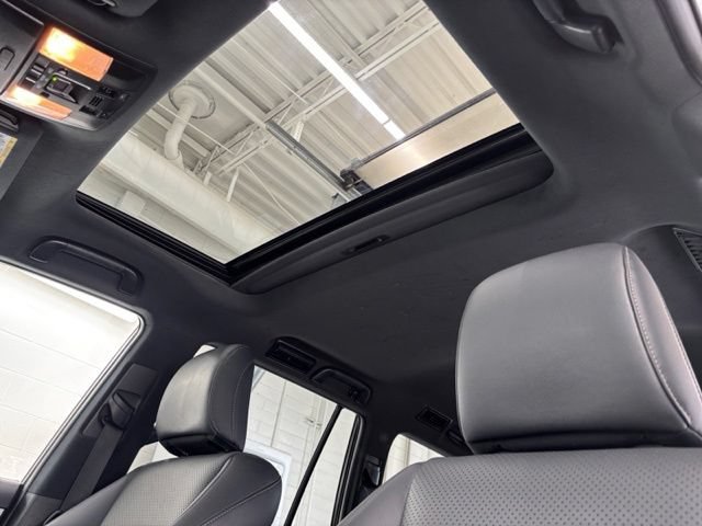 Used 2022 Lexus GX 460 Luxury w/ Accessory Package AWD/4WD image 23