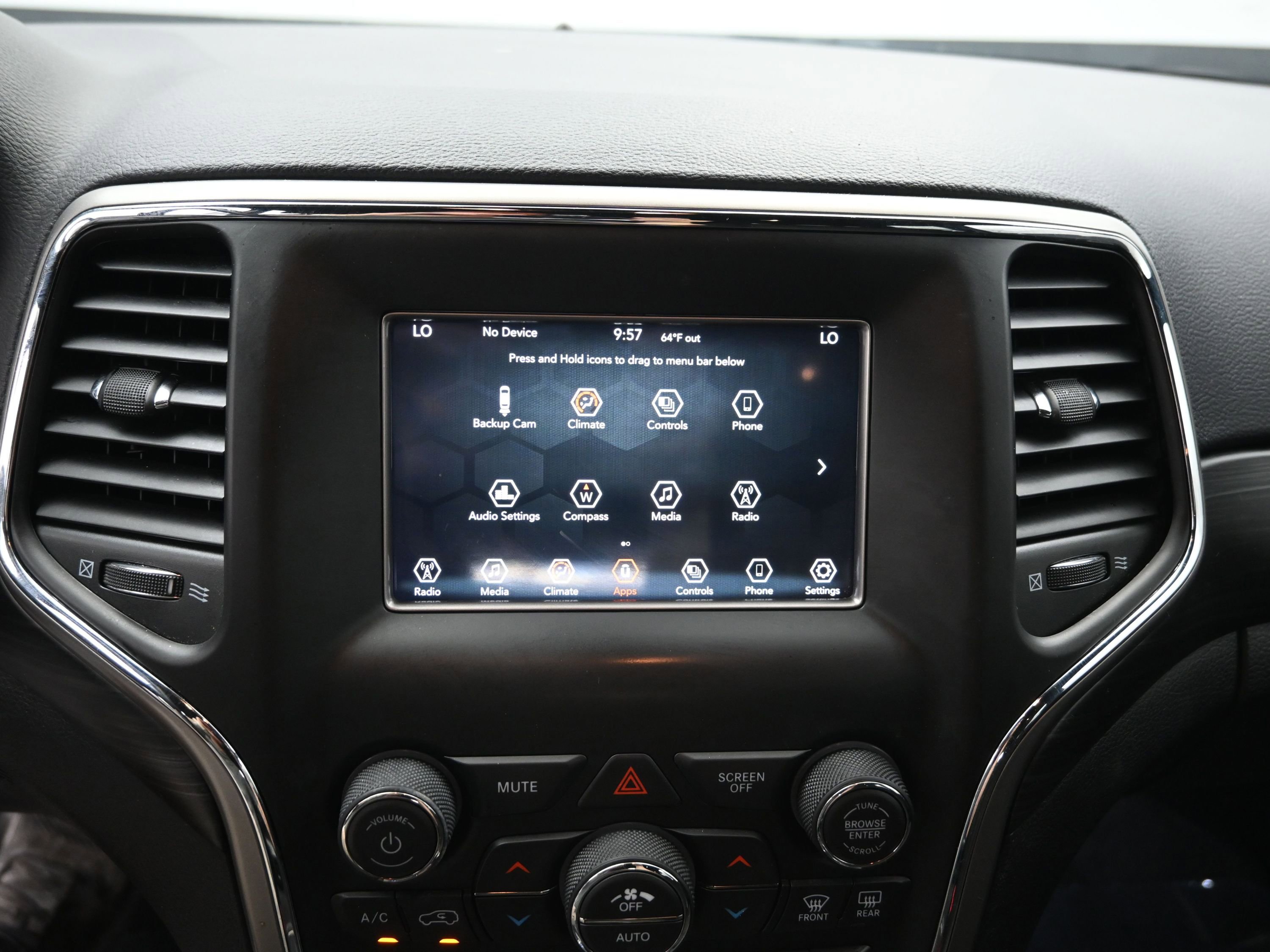 Used 2021 Jeep Grand Cherokee Laredo image 15