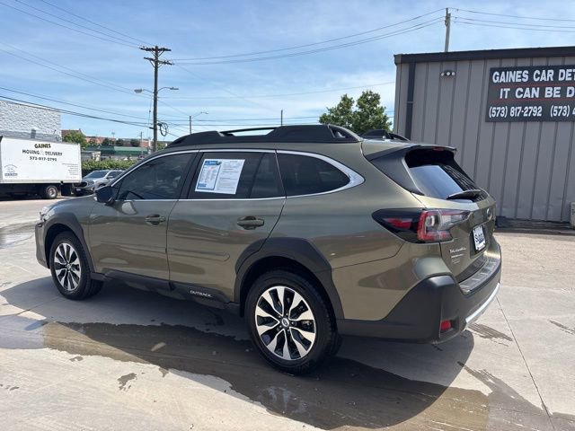 Used 2025 Subaru Outback Limited AWD/4WD image 5