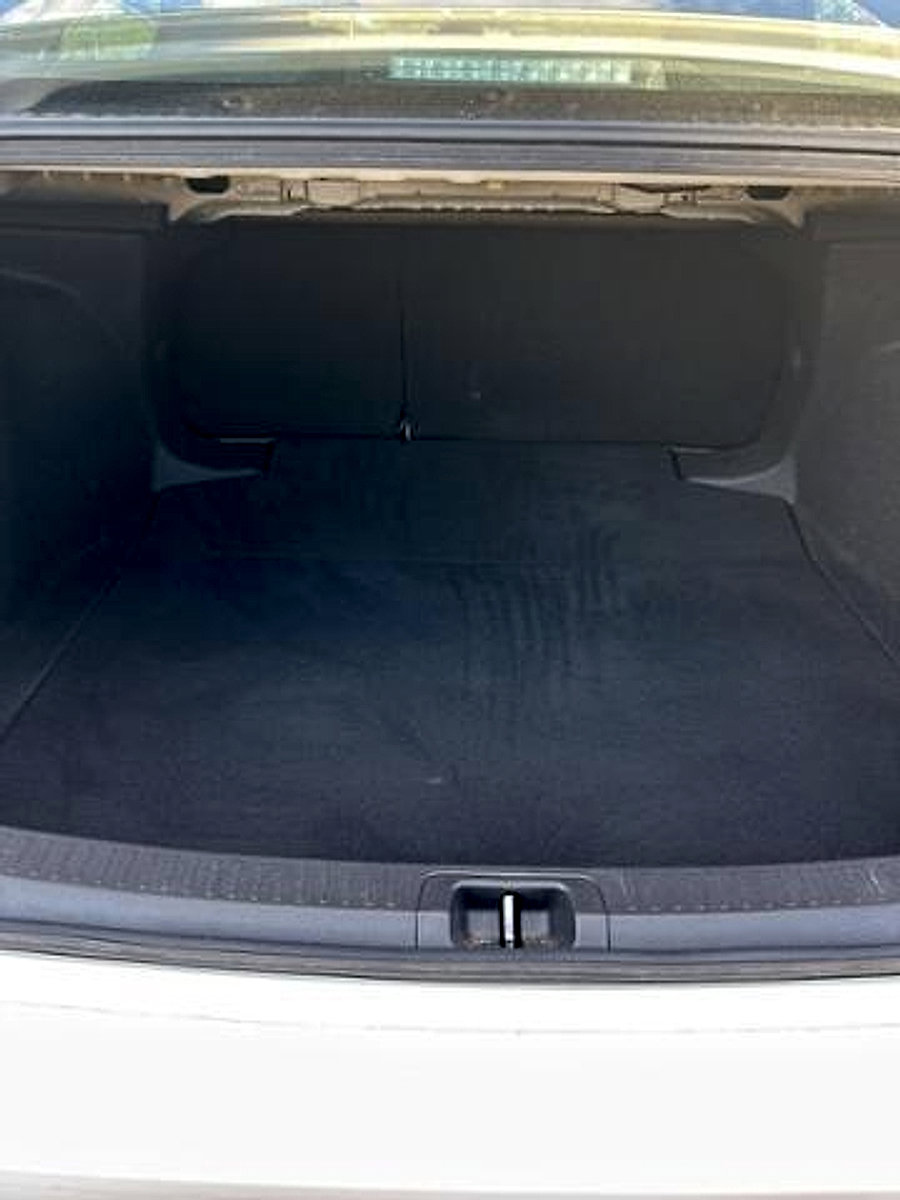 Used 2022 Toyota Corolla LE image 9