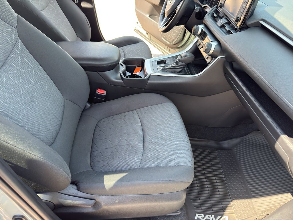 Used 2020 Toyota RAV4 XLE w/ Convenience Package AWD/4WD image 29