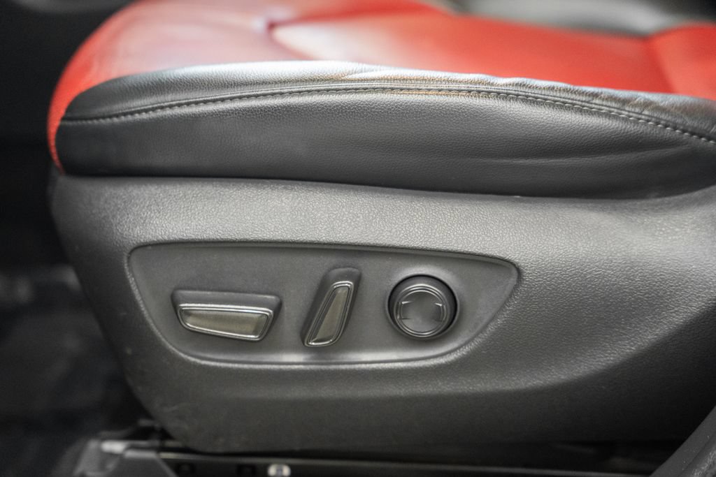Used 2022 Toyota Highlander XSE AWD/4WD image 32