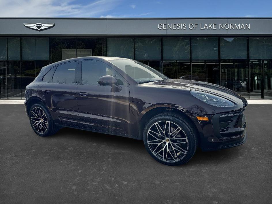 Used 2024 Porsche Macan image 2