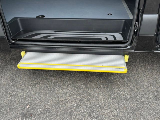 Used 2025 Mercedes-Benz Sprinter 3500 image 12