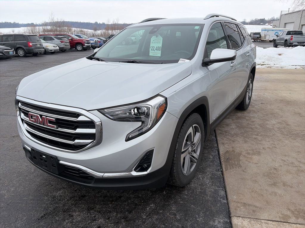 Certified 2021 GMC Terrain SLT image 3