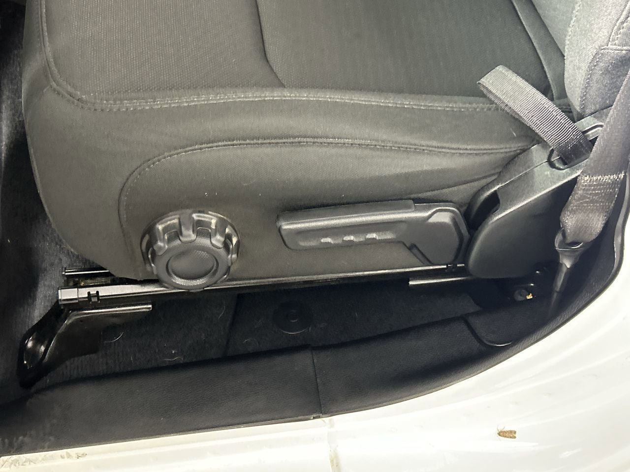 Used 2023 Jeep Wrangler Sport S image 18